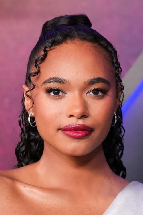 Profile photo of Chandler Kinney