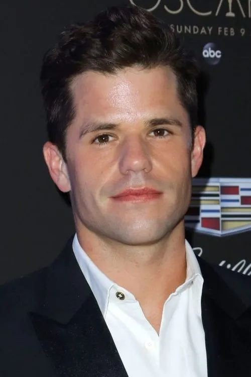 Profile photo of Charlie Carver