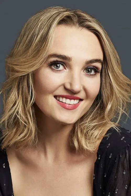 Profile photo of Chloe Fineman