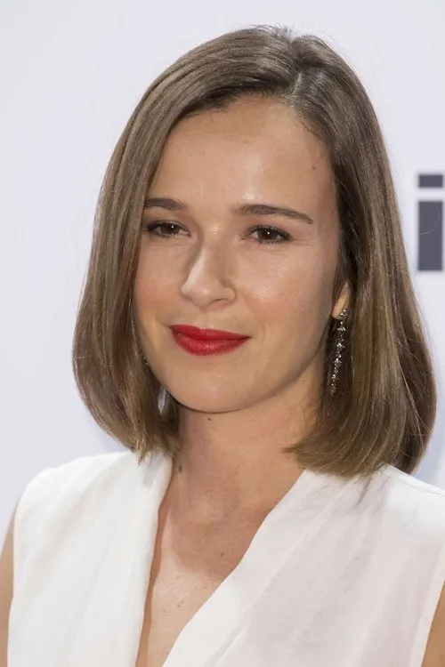 Profile photo of Claire van der Boom