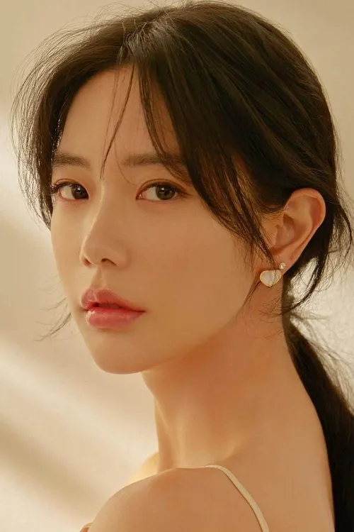 Profile photo of Clara Lee