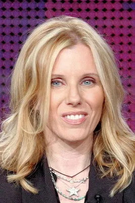 Photo of Claudia Lonow