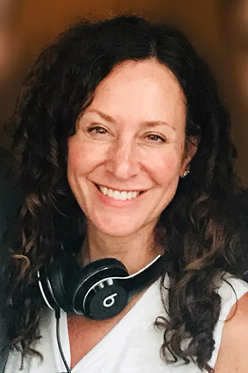 Profile photo of Claudia Yarmy