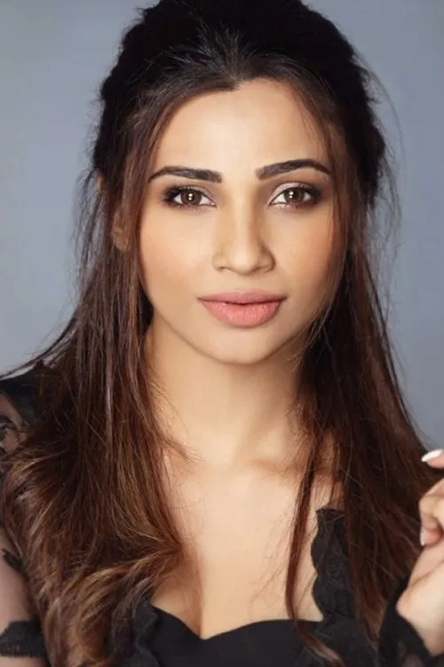 Photo of Daisy Shah