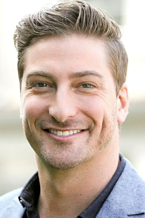 Photo of Daniel Lissing