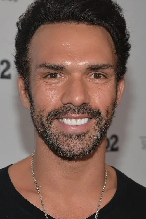 Photo of Darren Shahlavi