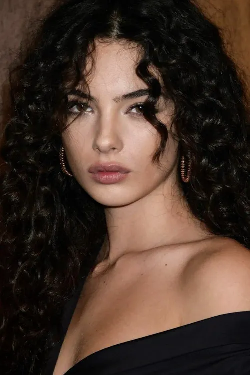 Photo of Deva Cassel