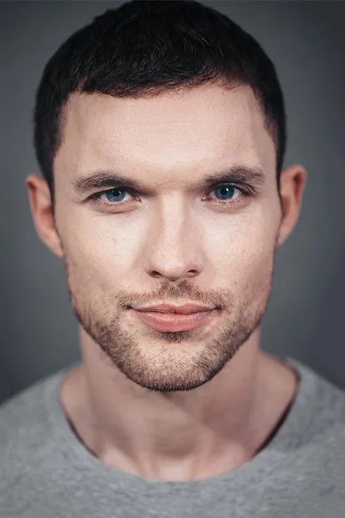 Photo of Ed Skrein