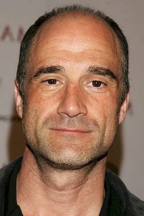 Photo of Elias Koteas