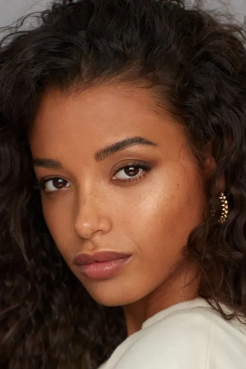 Photo of Ella Balinska