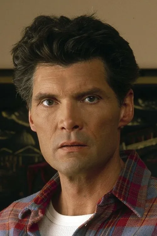 Photo of Everett McGill
