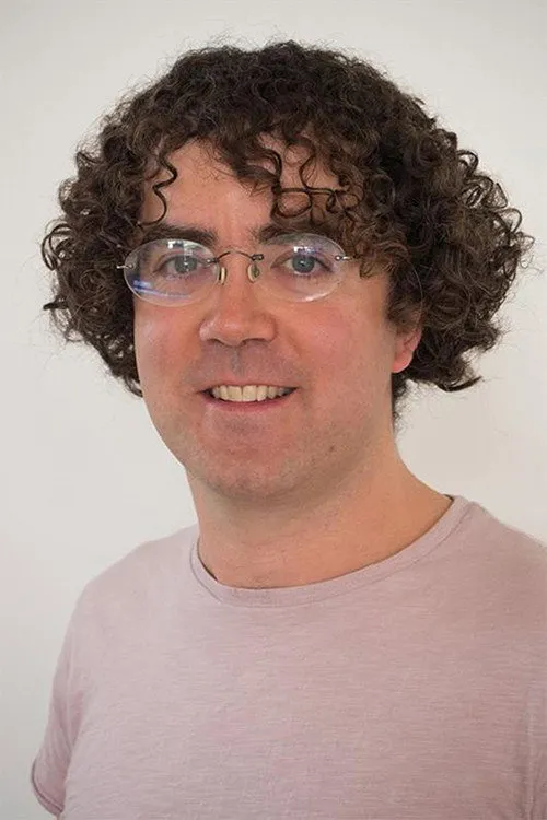 Photo of Ewan Henderson