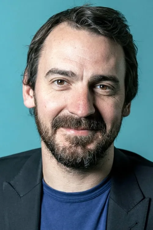 Photo of Ewen Leslie