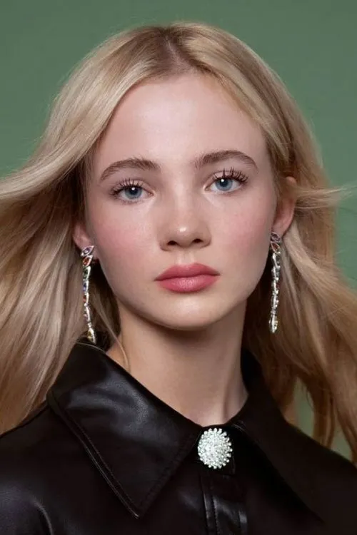 Photo of Freya Allan