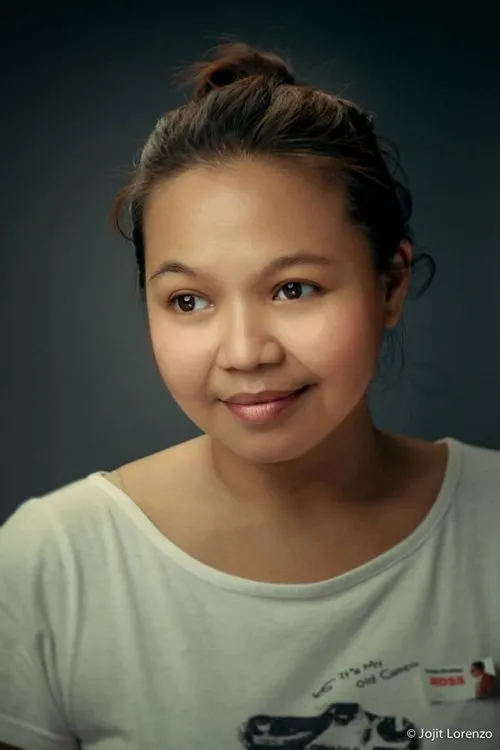 Photo of Geraldine Villamil