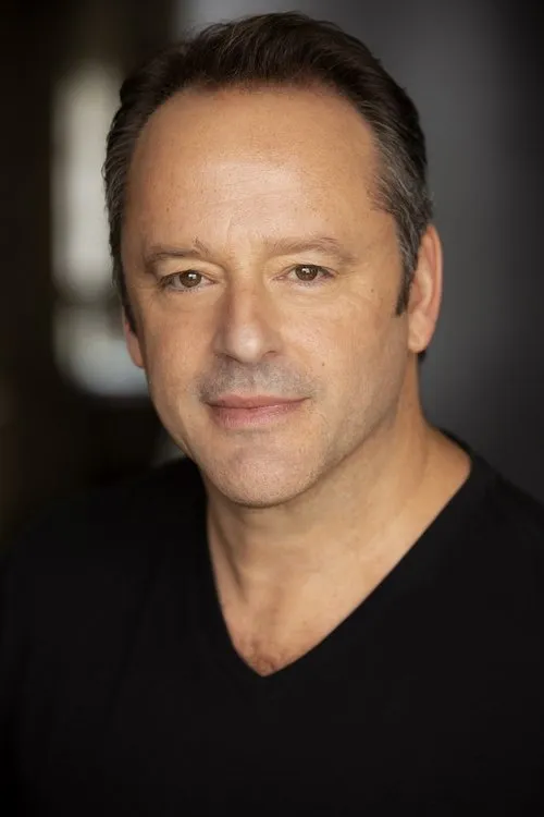 Photo of Gil Bellows