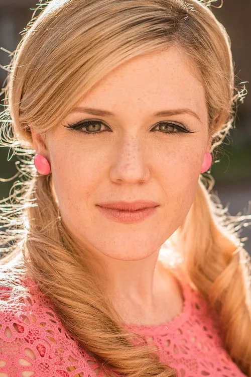 Photo of Harriet Dyer