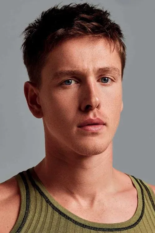 Photo of Harris Dickinson