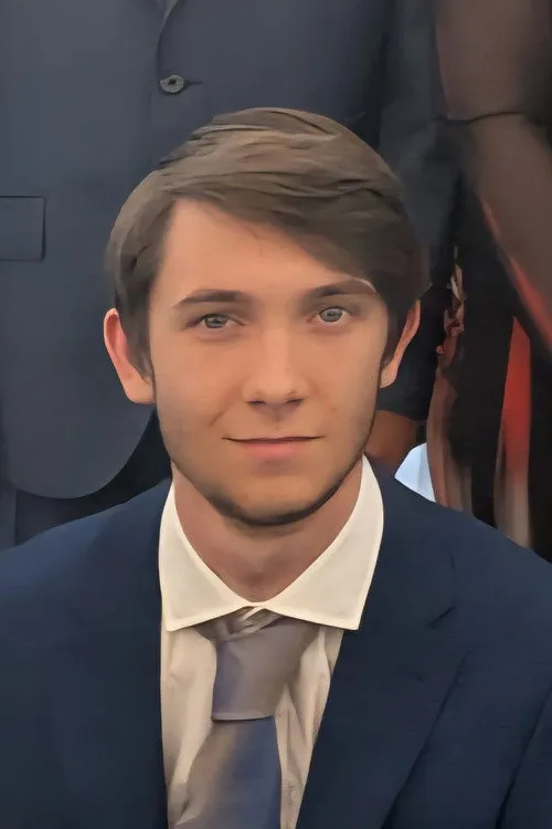 Photo of Harrison Lewellyn