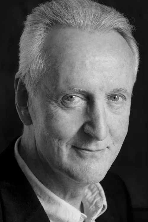 Photo of Hugh Fraser