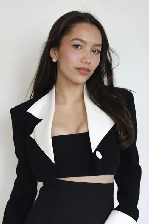 Photo of Jasmine Vega