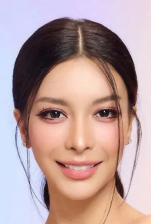 Photo of Jennifer Roberts