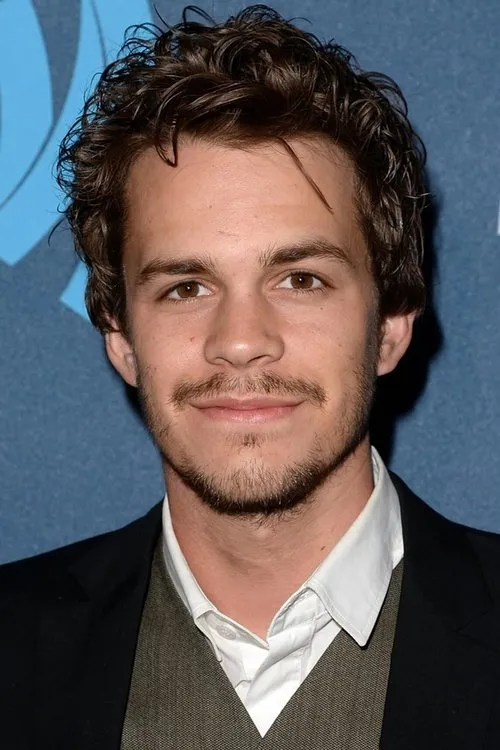 Photo of Johnny Simmons