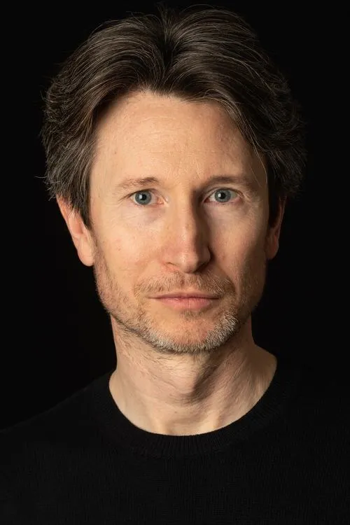 Photo of Jonathan Aris