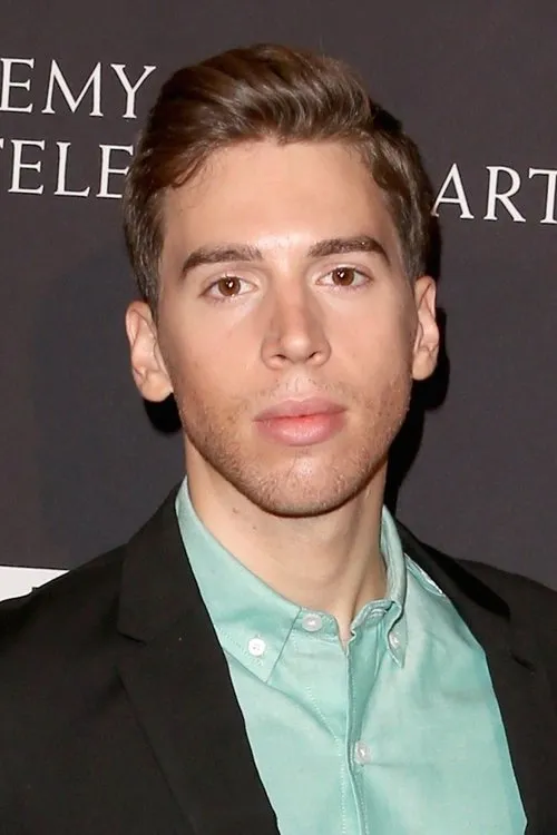 Photo of Jordan Gavaris