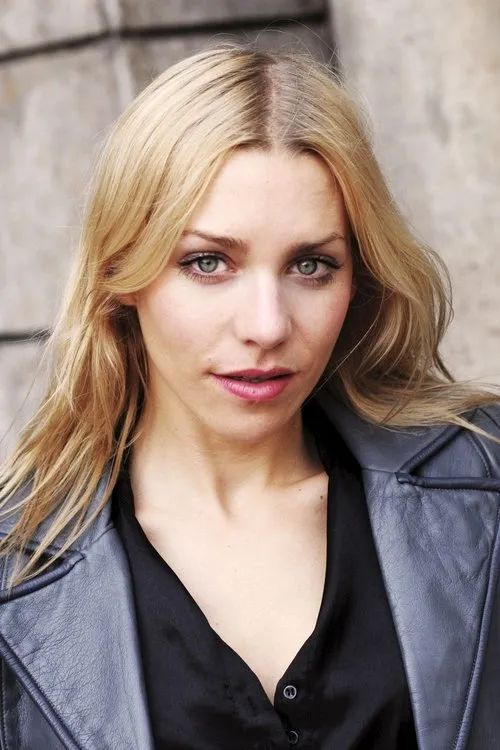 Profile photo of Julia Dietze