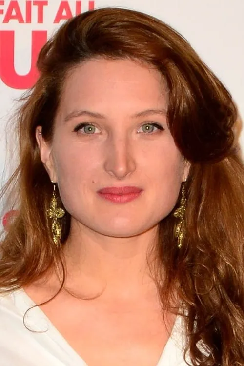 Photo of Julia Piaton