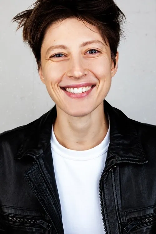Profile photo of Julia Schunevitsch