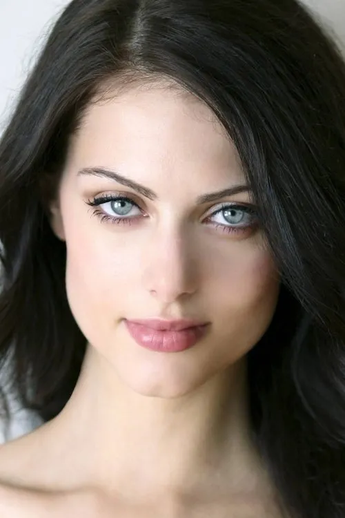 Profile photo of Julia Voth