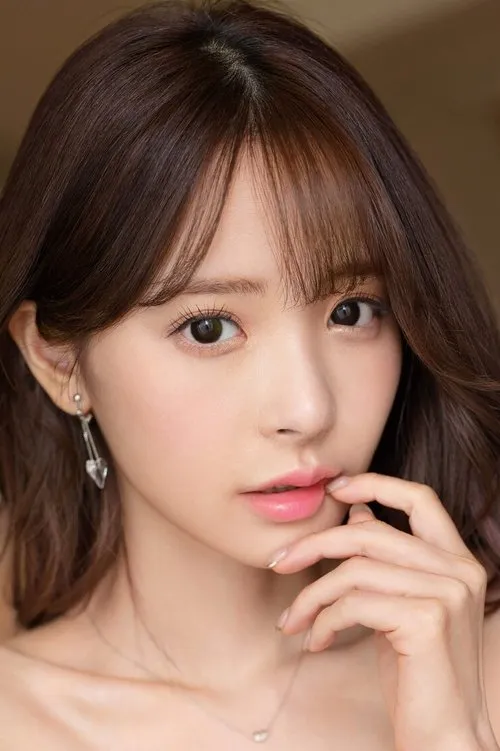 Profile photo of Kana Momonogi