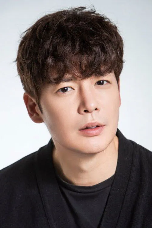 Photo of Kang Eun-tak