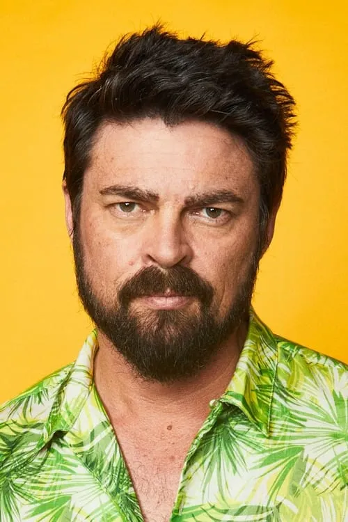 Photo of Karl Urban