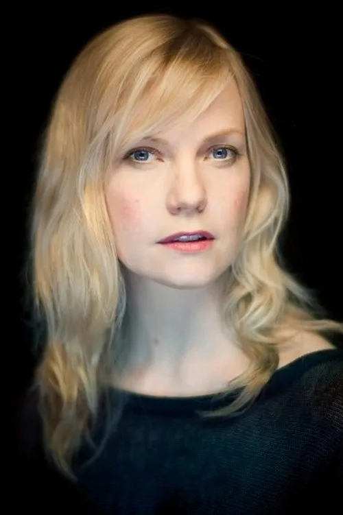 Photo of Laura Harris