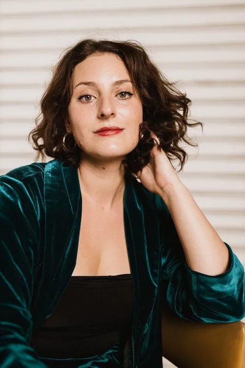 Photo of Laura-lee Mostert