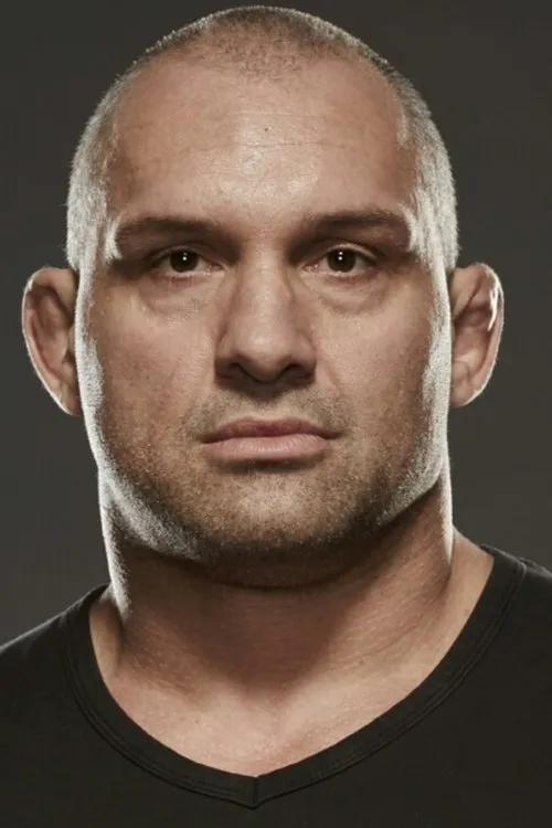 Profile photo of Lee Villeneuve