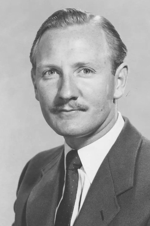 Photo of Leslie Phillips