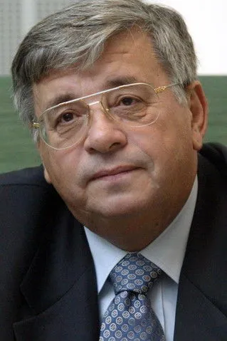 Profile photo of Lew Rywin