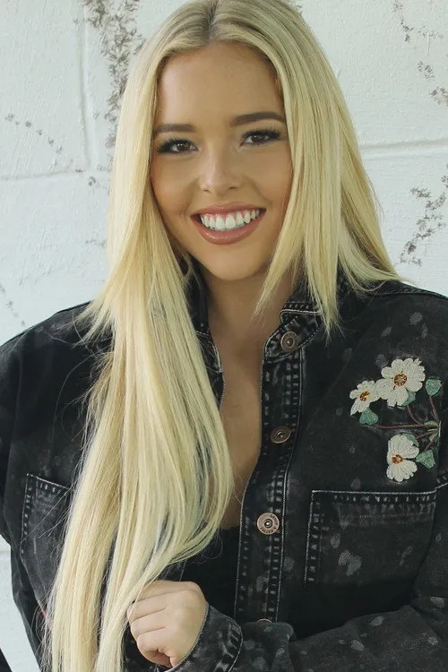 Photo of Lexi Collins