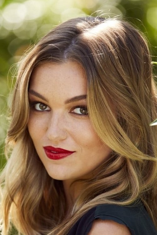 Photo of Lili Simmons