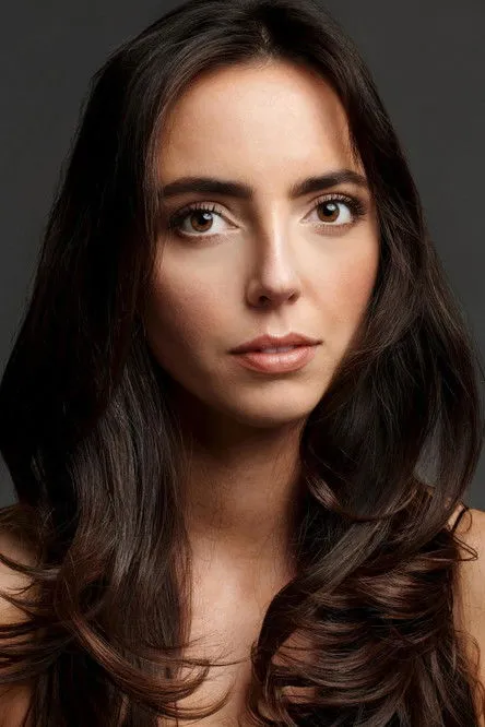 Photo of Lindsay Foster