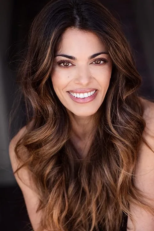 Photo of Lindsay Hartley