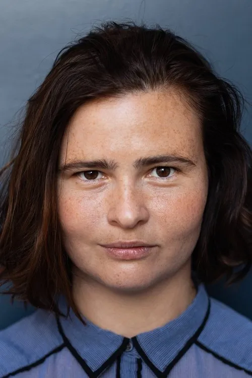 Photo of Lisa Hrdina