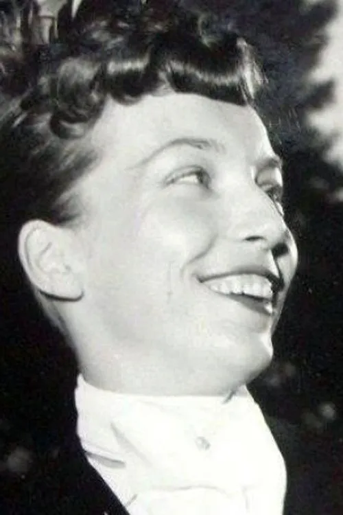 Profile photo of Lisa Jouvet