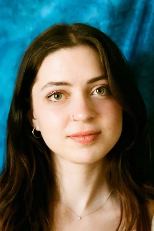 Profile photo of Lizzy McAlpine