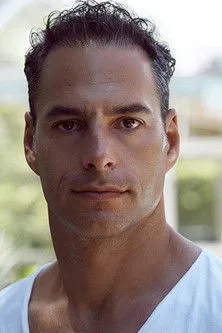 Profile photo of Lucas Akoskin