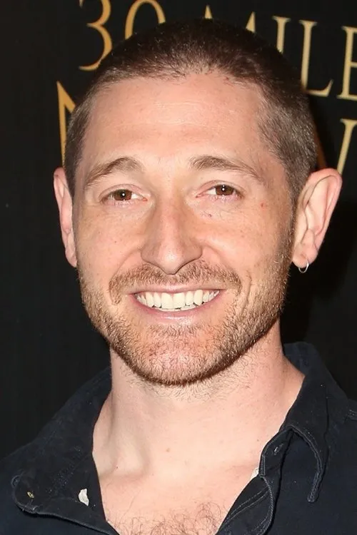 Profile photo of Lucas Neff